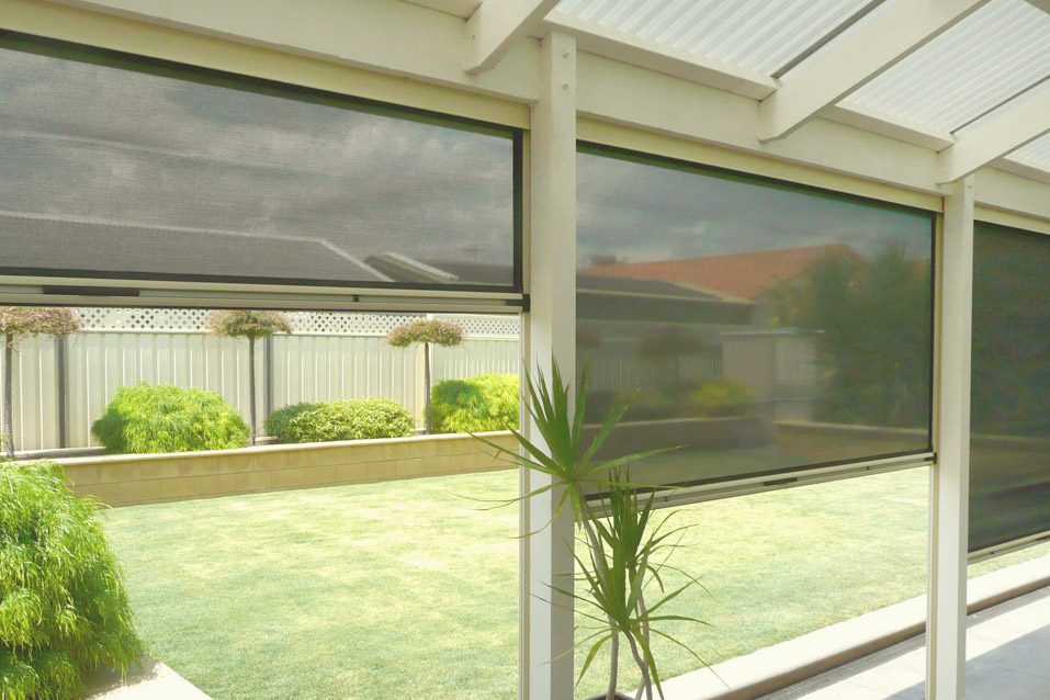 ziptrak-outdoor-blind